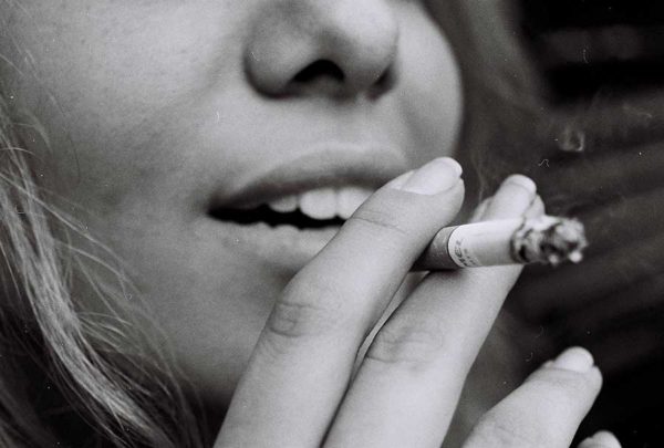 Smoking contributes to an aging appearance