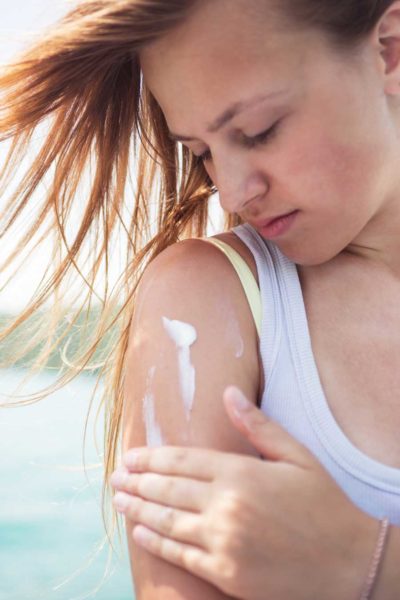 Sunscreen can protect skin from harmful UV / UVB rays.